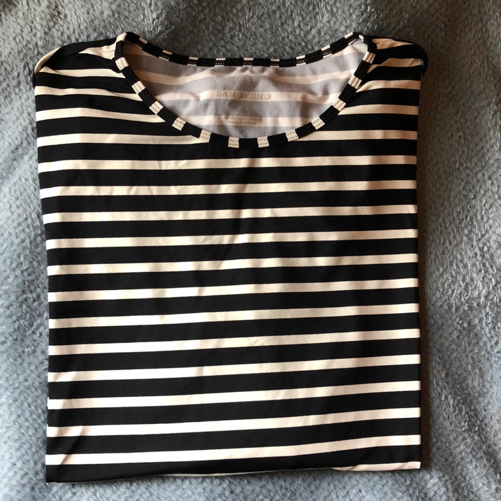 Lands’ End Rash Guard Swim Shirt L